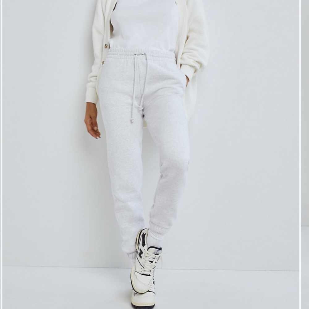 Aritzia cozy fleece perfect sweatpants